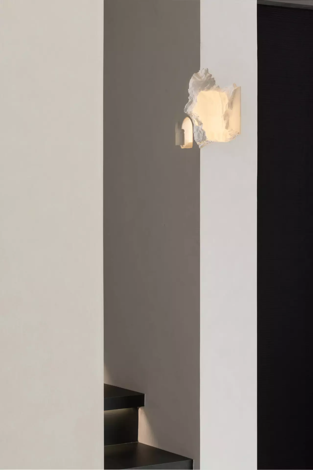 Bespoke fractured white rock wall light art detail - 文德里别墅-13-3.jpg