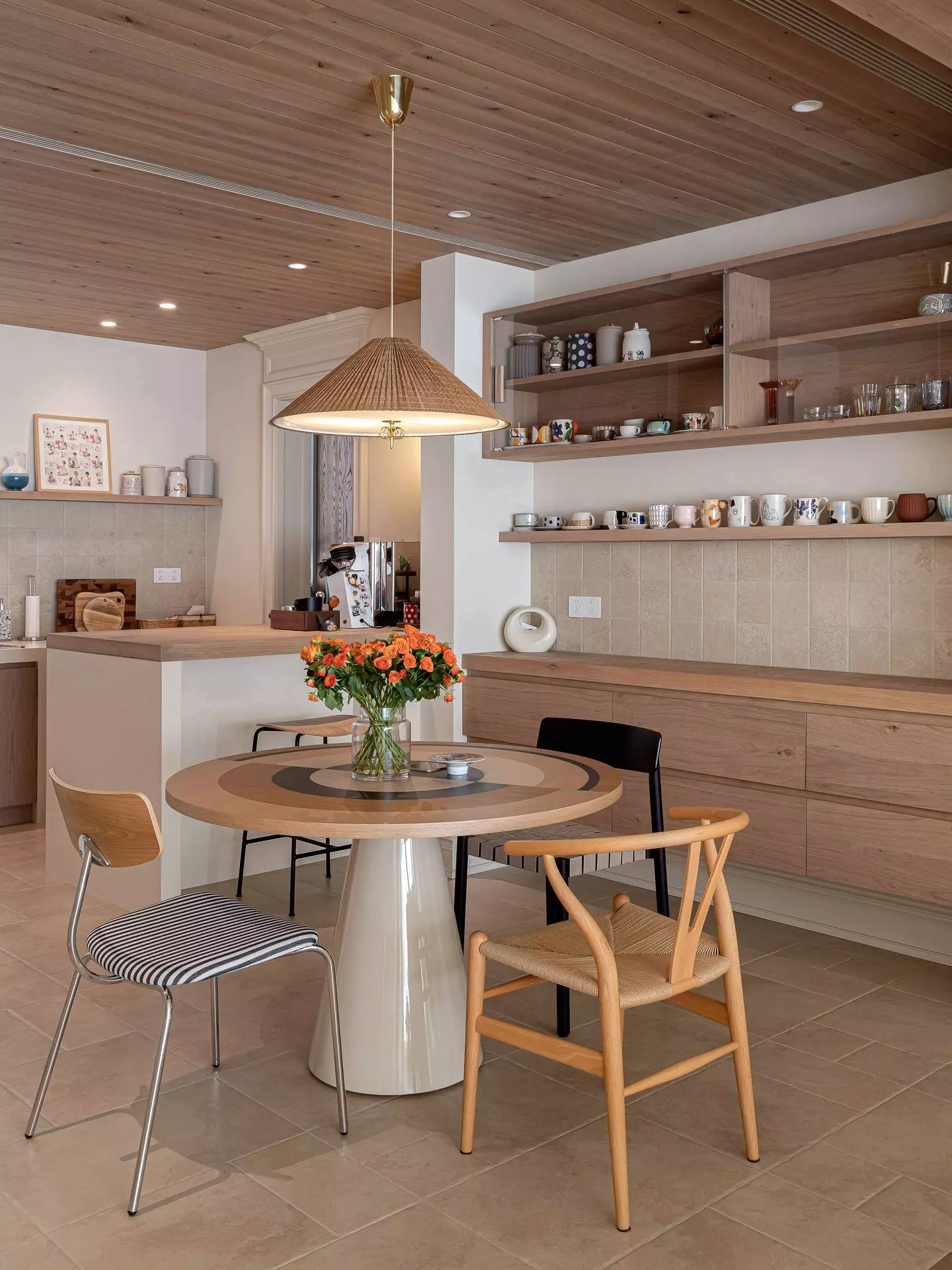 Comprehensive View of High-end Functional Kitchen Cabinets in DaLian Private Home
